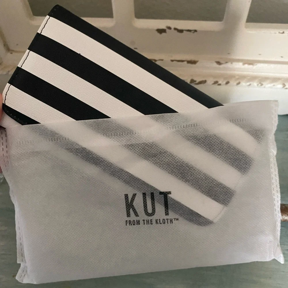 Kut from the Kloth black and white‎ stripped wallet
